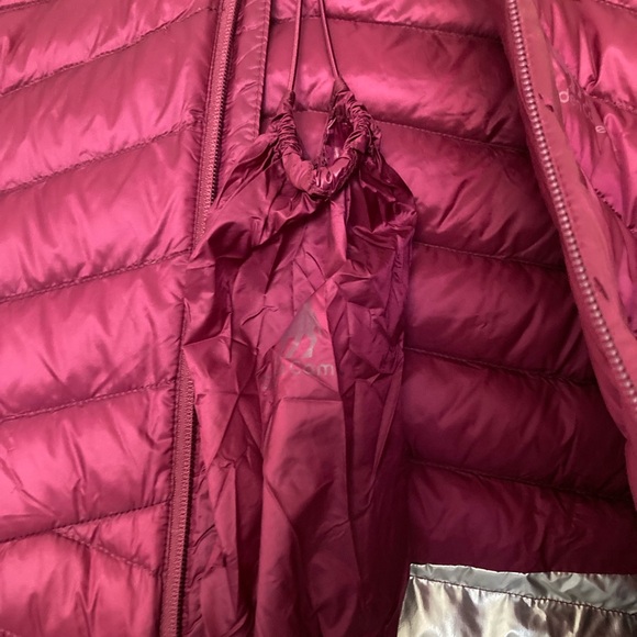 NWT Golden Camel Lightweight Packable Puffer Down Jacket w Hood- M Dark Magenta - Picture 9 of 9